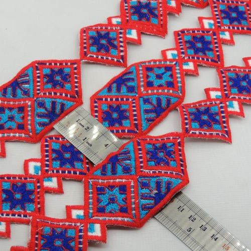 تصویر نوار سنتی لوزی  قرمز آبی 