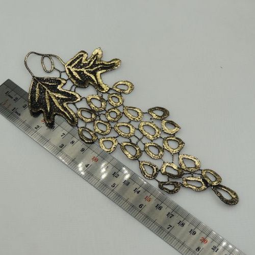 تصویر پنل گل برجسته انگوری طلایی