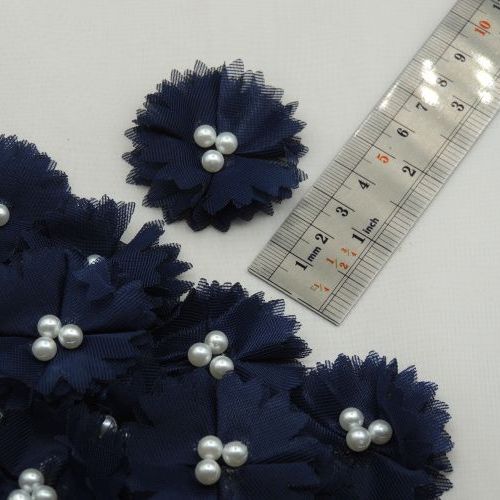 گل برجسته تزئینی لباس مدل سه مروراید