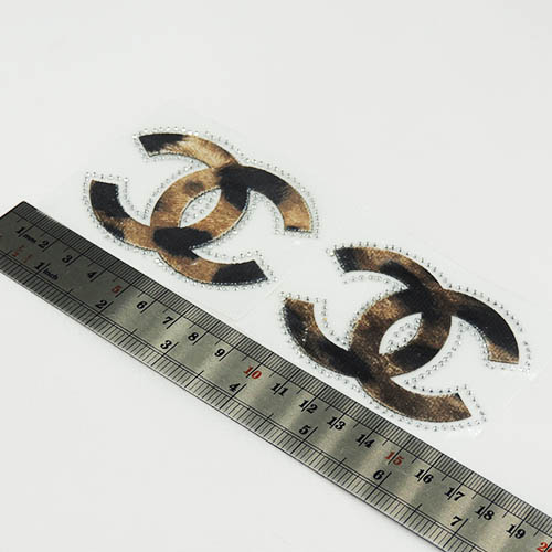 تصویر ترکیب برچسب و نگین  اتویی مدل گوچی