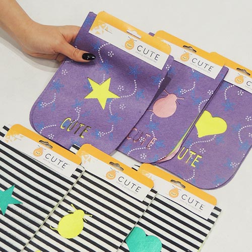 تصویر دفتر دوخت پارچه‌ای ساده